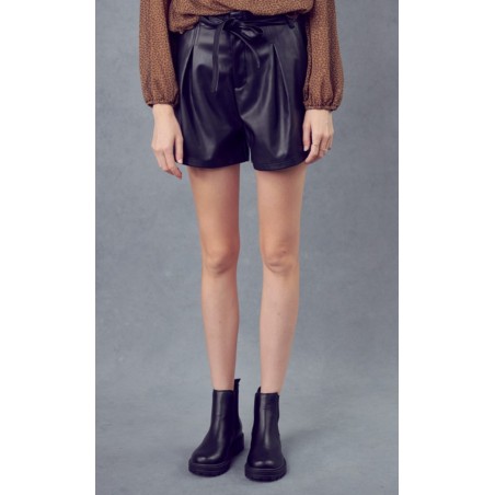 SHORT CUERI